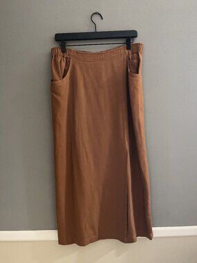 Diane Gilman Vintage 100% Silk Brushed Skirt Camel Brown Midi Pockets Chic Soft